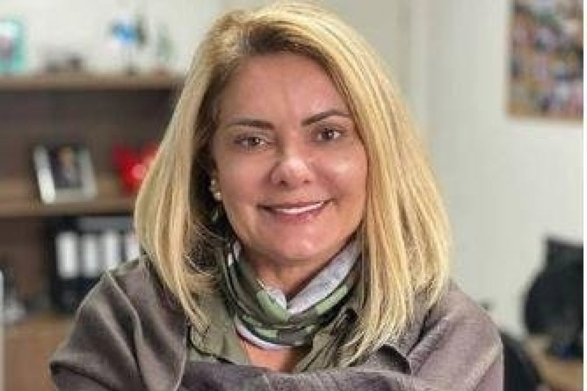 Ex-mulher de Bolsonaro surpreende com post para o presidente após notícia sobre Covid-19