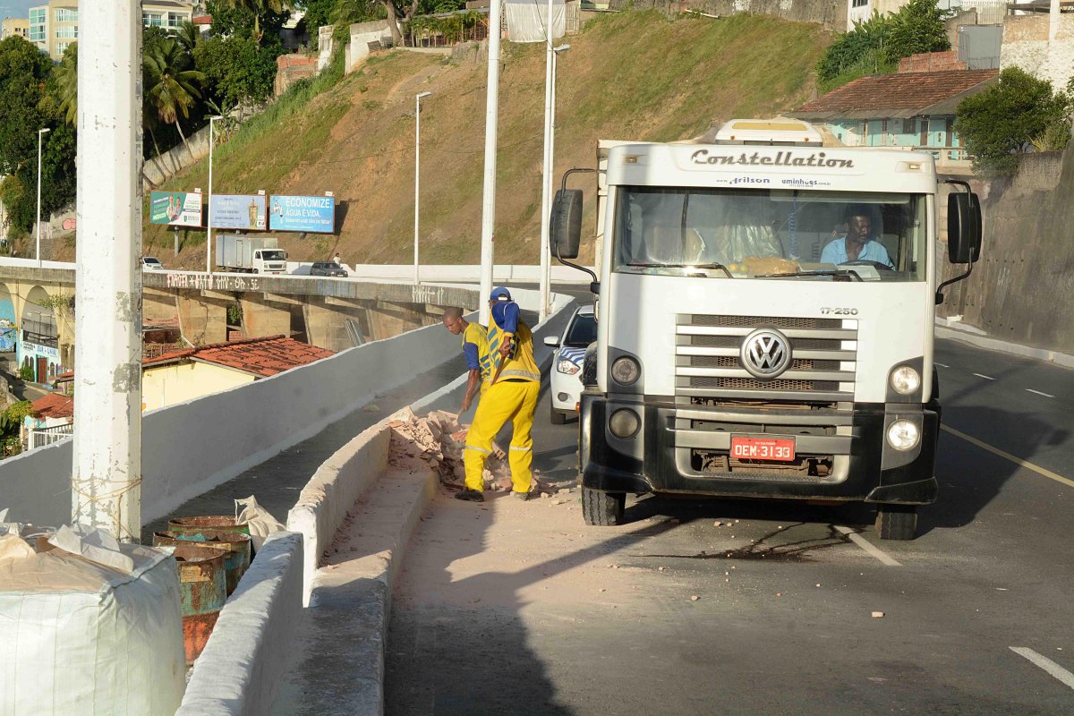 Empresa de limpeza já recolheu 188 mil toneladas de entulho em Salvador 