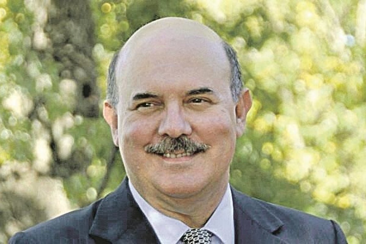 "Hora de dar atenção especial à educação básica", diz novo ministro da Educação 