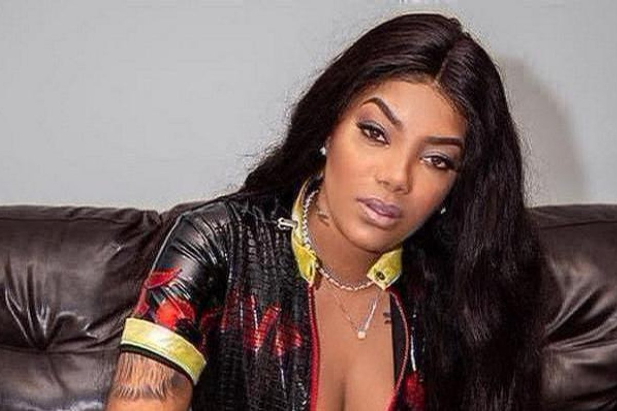 Após problemas com silicone, Ludmilla é internada às pressas e passa por cirurgia  