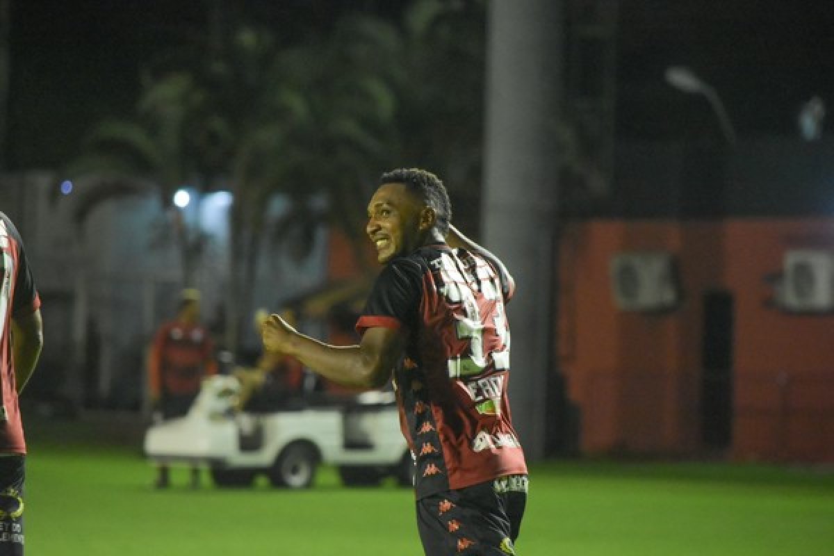 Próximo ao retorno do futebol, relembre as campanhas de Bahia e Vitória nas competições paralisadas 
