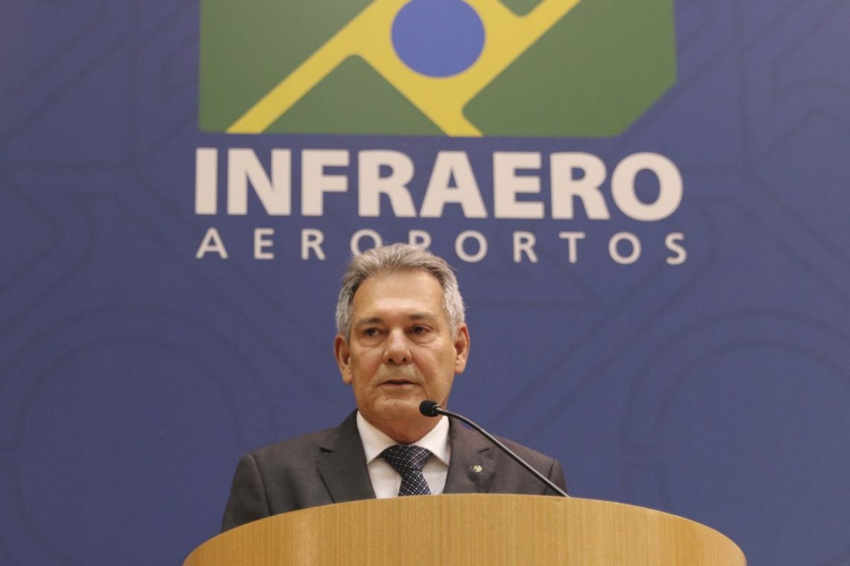 Tenente-brigadeiro assume Infraero com missão de reestruturar empresa
