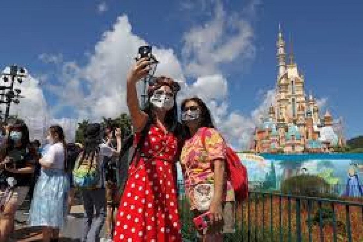 Hong Kong Disneyland volta a fechar por causa da covid-19