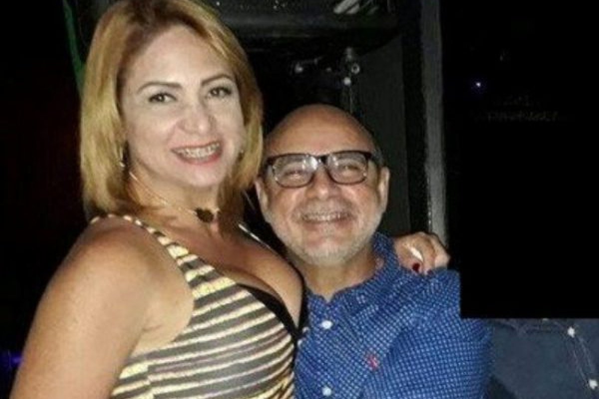Esposa de Queiroz, Márcia Aguiar coloca tornozeleira eletrônica