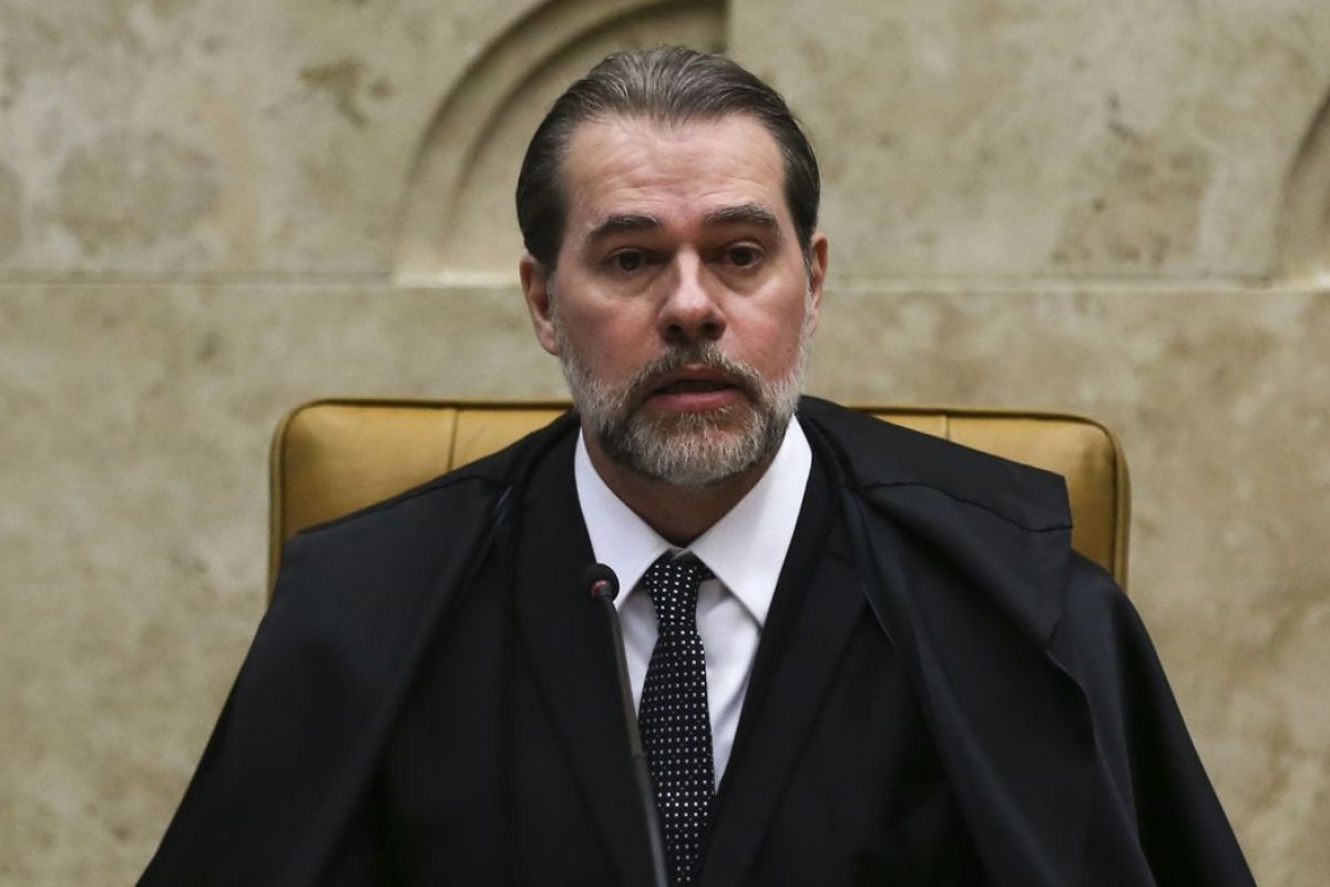 Dias Toffoli sofre acidente em casa e é internado em São Paulo