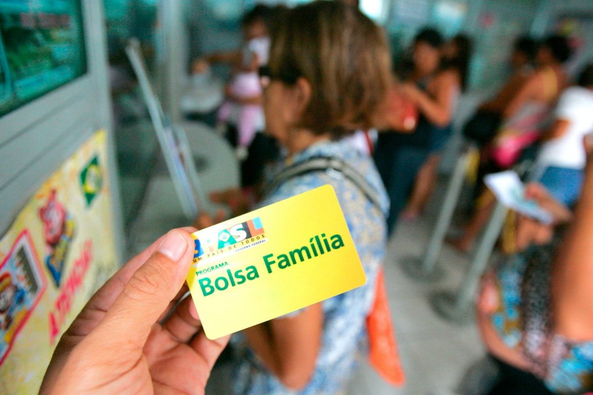 Portaria suspende procedimentos operacionais do Bolsa Família