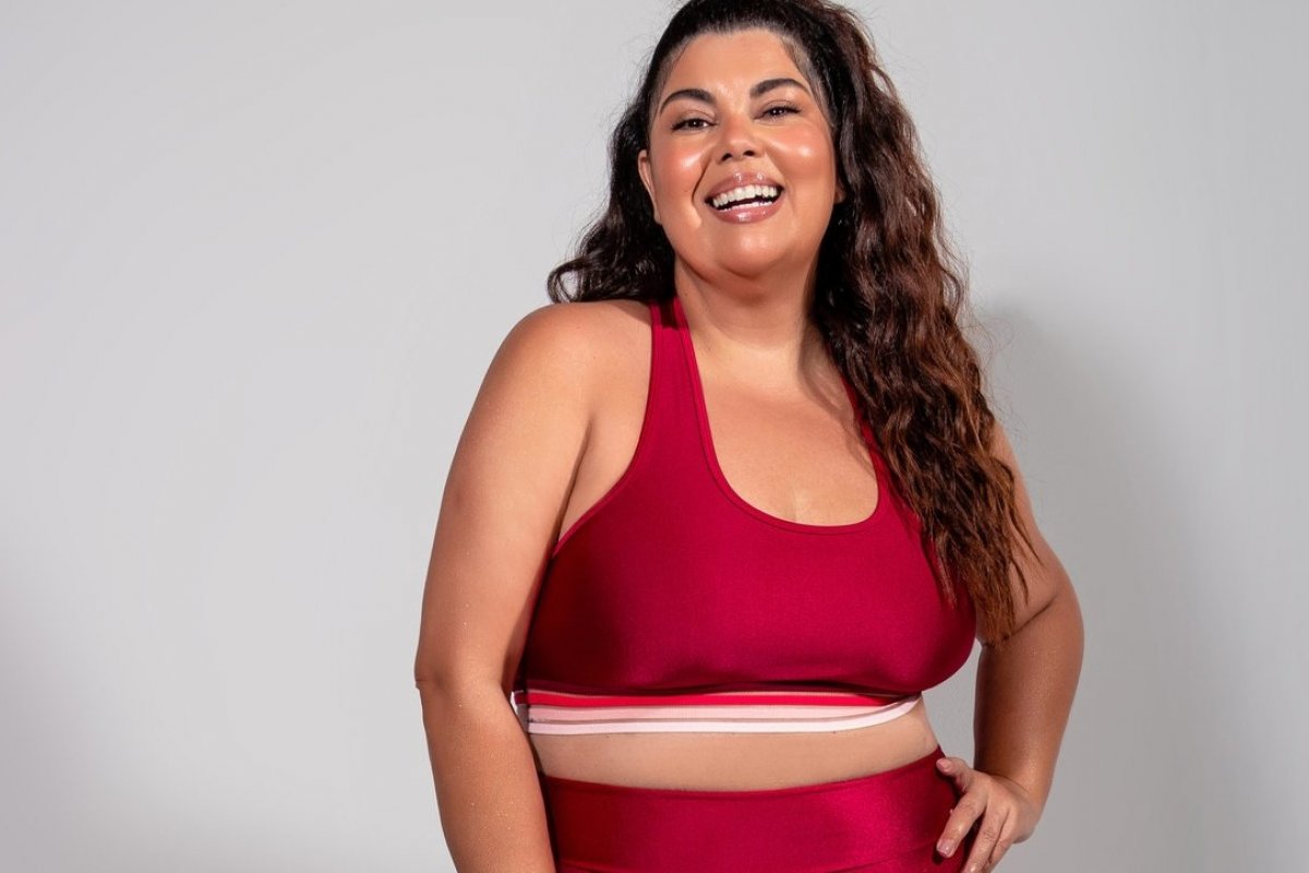 Fabiana Karla estrela a coleção inclusiva de moda fitness da DLK 