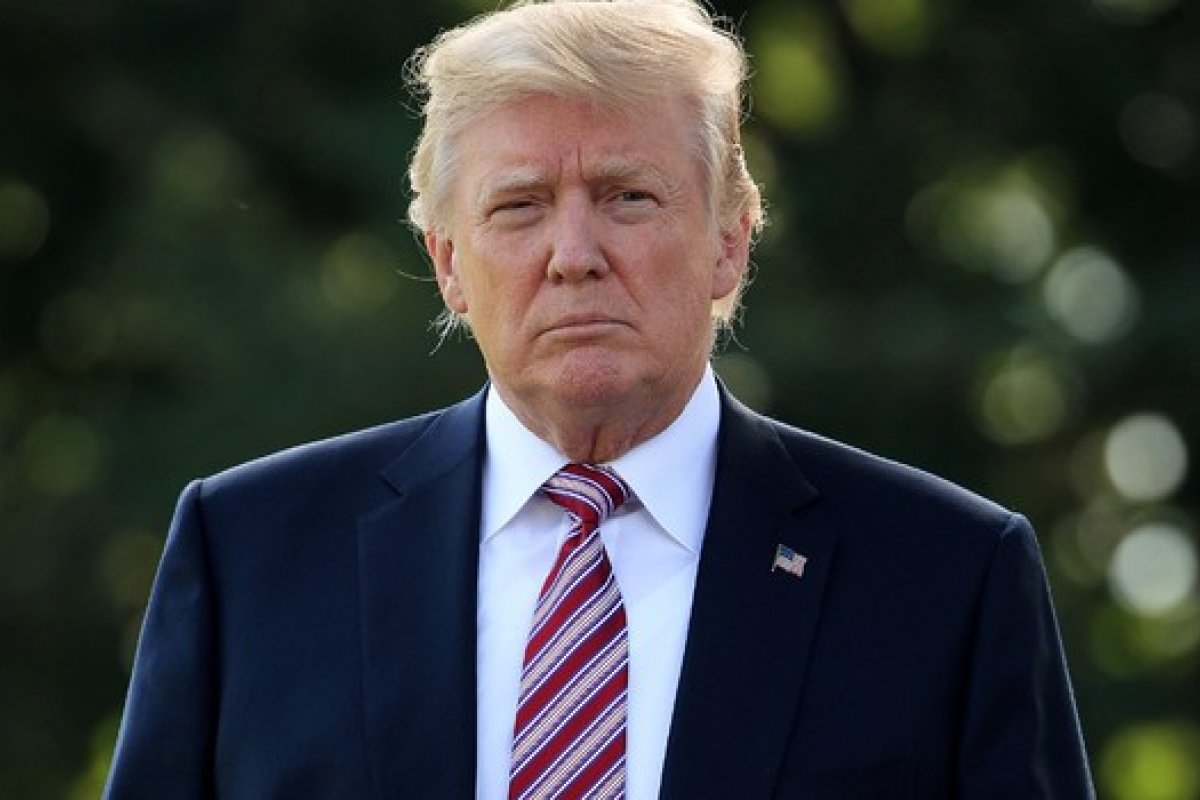Trump modifica discurso, prevê piora da pandemia e pede que americanos utilizem máscaras