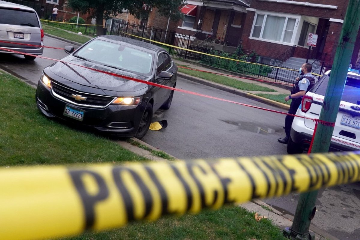 Tiroteio em funeral deixa 14 pessoas feridas em Chicago