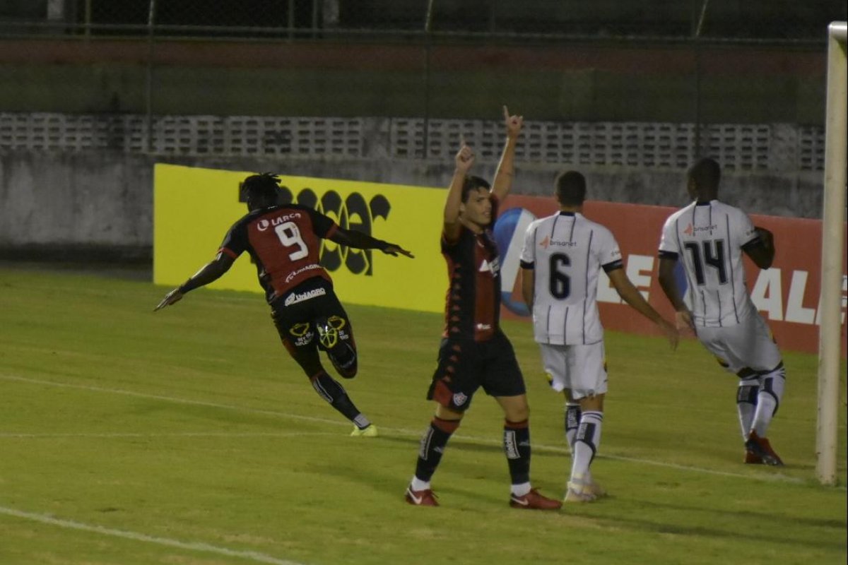 Vitória empata com Botafogo-PB e avança as quartas da Copa do Nordeste