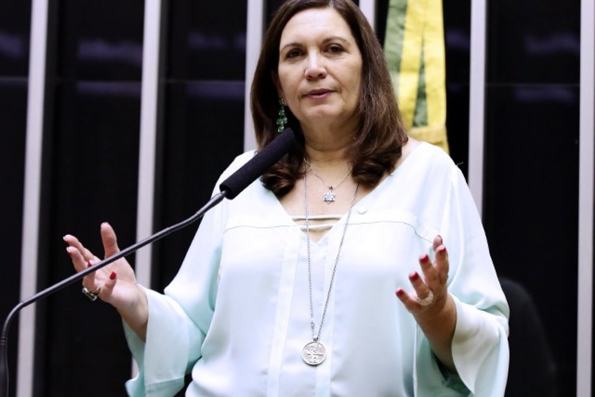 Depois de apresentar voto contra Fundeb, Bia Kicks é retirada da vice-liderança do governo