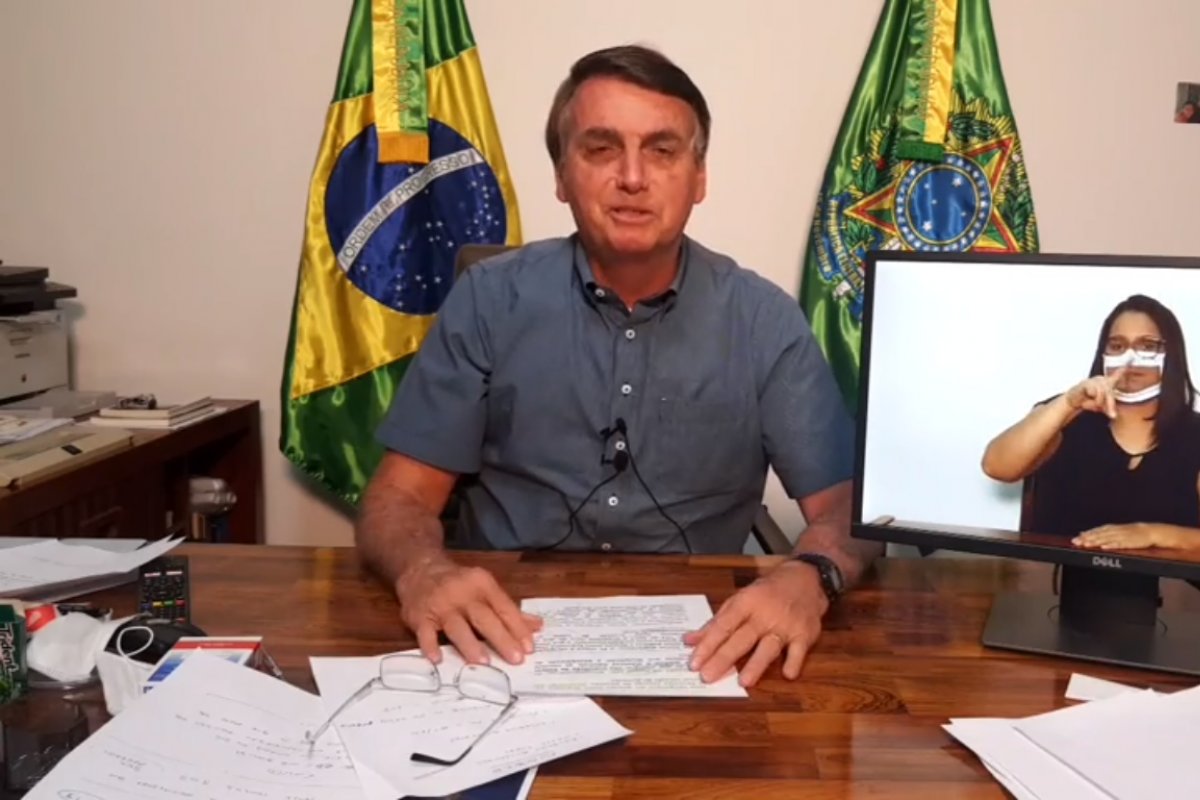 "Era um ministro fazendo mais terror do que trabalhando", afirma Bolsonaro sobre Mandetta 