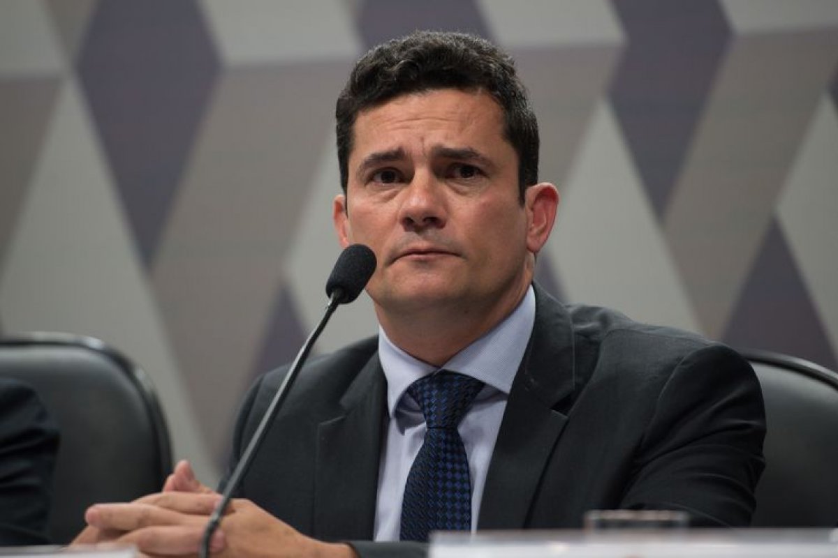 Delegado da PF investigado por recebimento de propina é demitido por Sérgio Moro