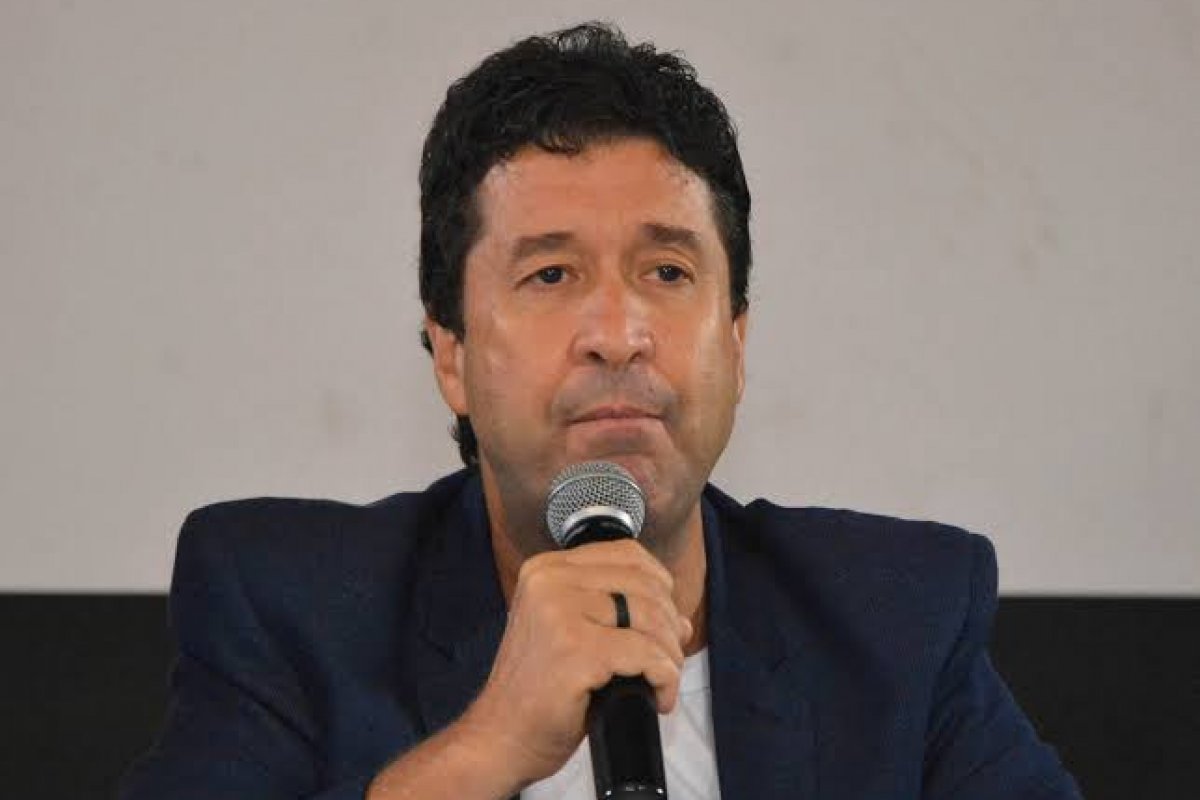 "É o mesmo prefeito que tampona rios e concreta a cidade", acusa Mendes após ACM Neto reduzir prazo de liberação de licenças ambientais 