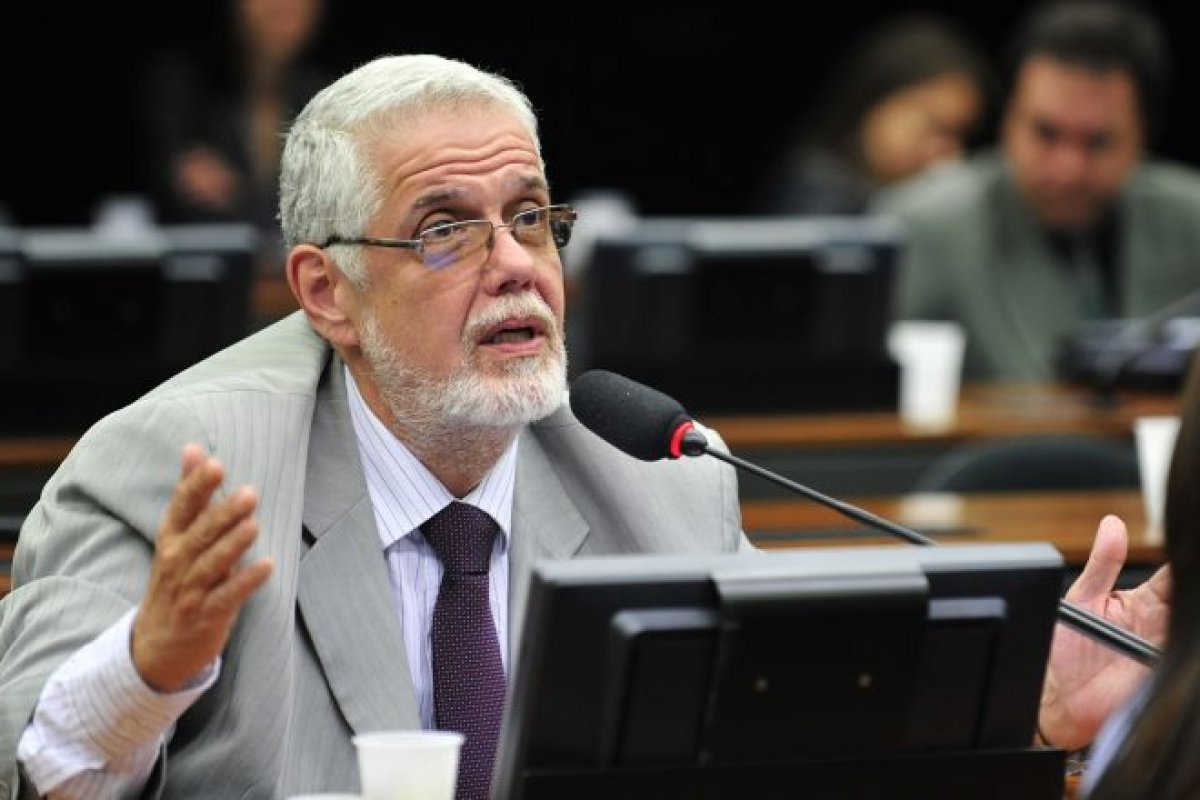 Jorge Solla pede à Justiça suspensão  da agenda de Bolsonaro na Bahia