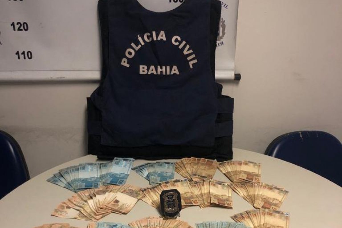 Homem é preso em flagrante por tentativa de subornar policias 