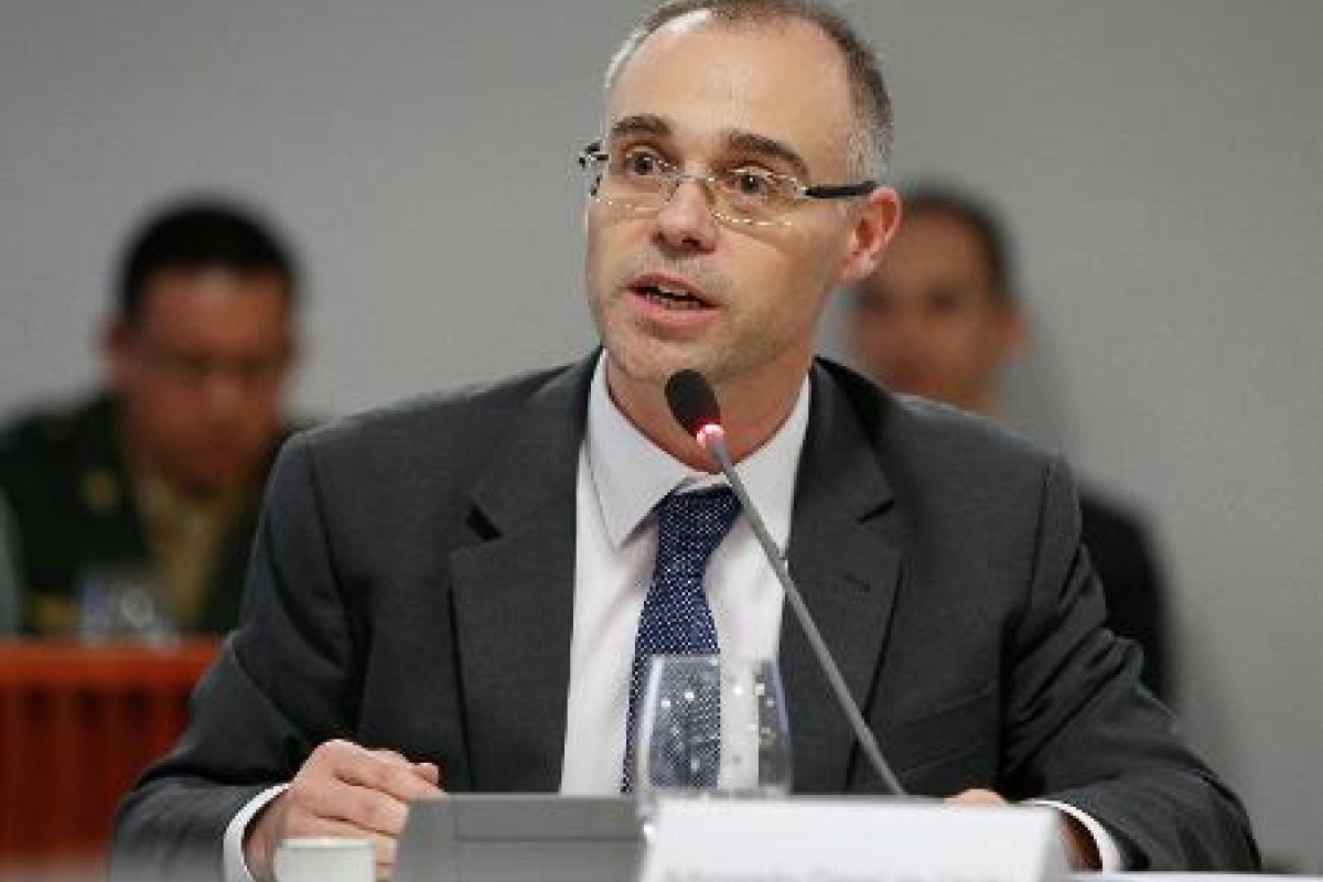 André Mendonça afirma que Ministério da Justiça não atua como ‘escritório do presidente’