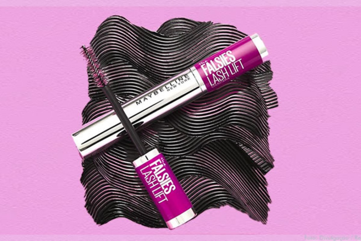 Maybelline NY lança máscara de cílios The Falsies Lash Lift