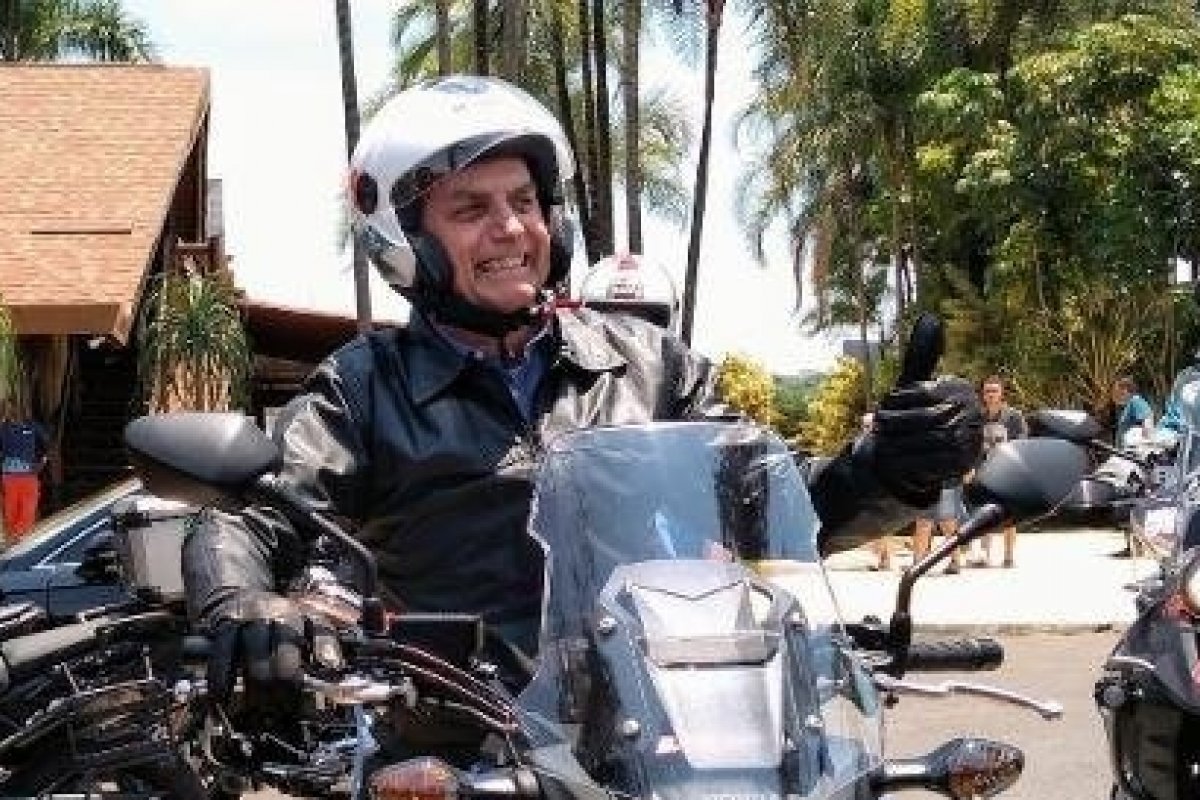 Vídeo: "Nós somos subordinados ao povo." diz Bolsonaro sobre decisões com Paulo Guedes