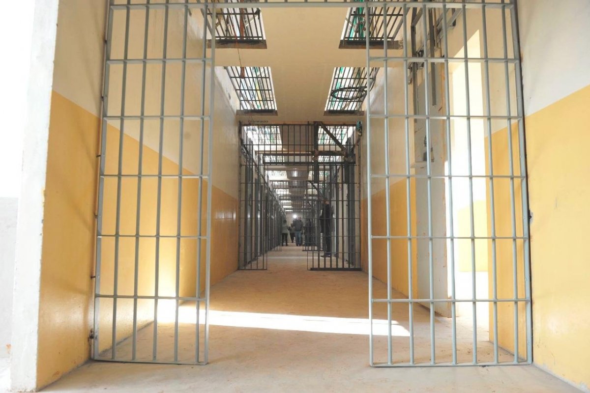 Casos de Covid-19 em presídios no Brasil crescem 134% em um mês
