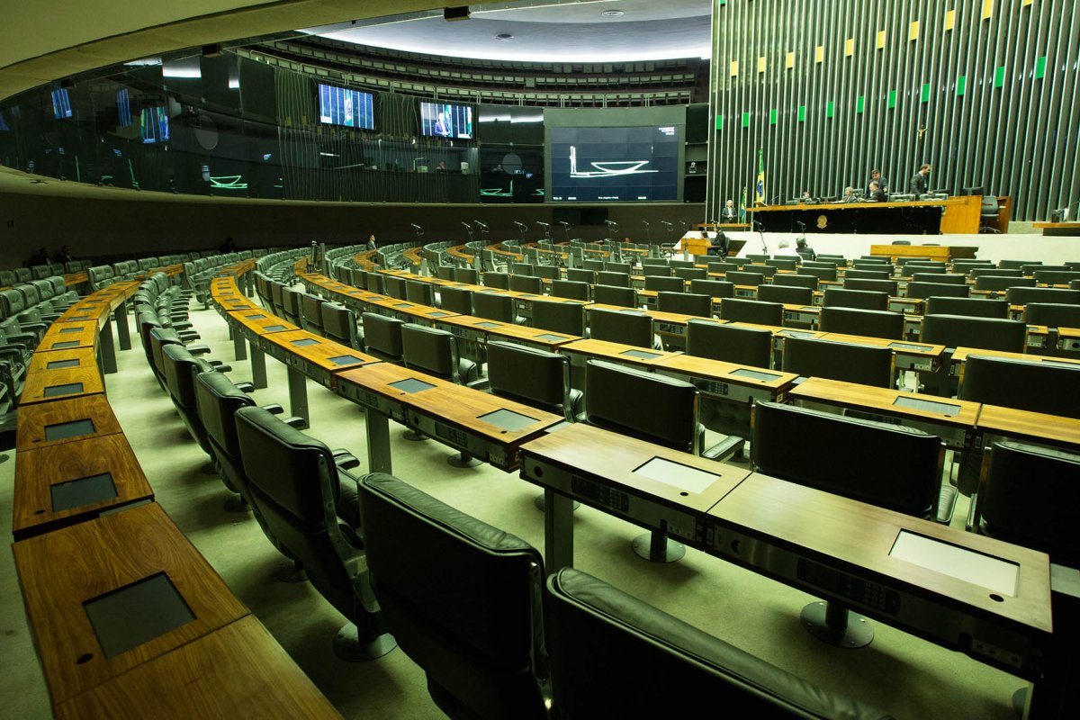 Câmara vota MP que pode ampliar saques do FGTS nesta terça-feira (4)