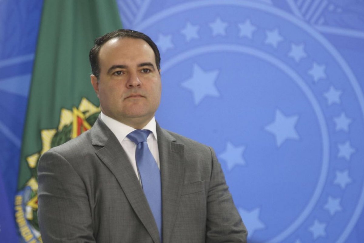 Ministro da Secretaria-Geral, Jorge Oliveira testa positivo para a covid-19