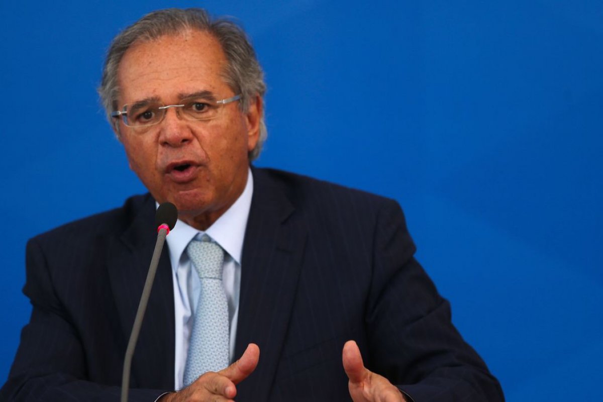Paulo Guedes afirma que sistema tributário atual é um 'manicômio' 