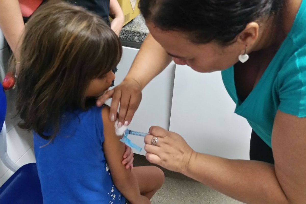 Cobertura de vacinas no Brasil registra queda de 13%, aponta Fiocruz