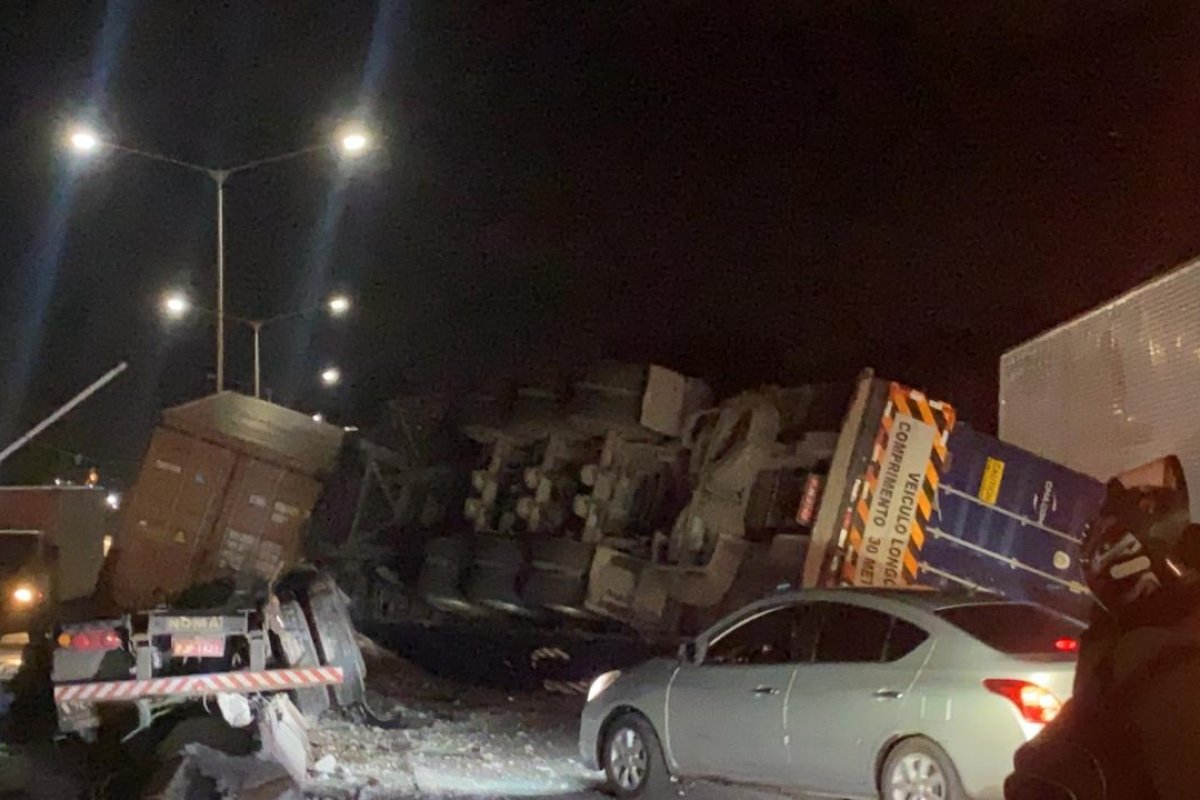 Vídeo: Acidente na BR-324 deixa trânsito lento no local