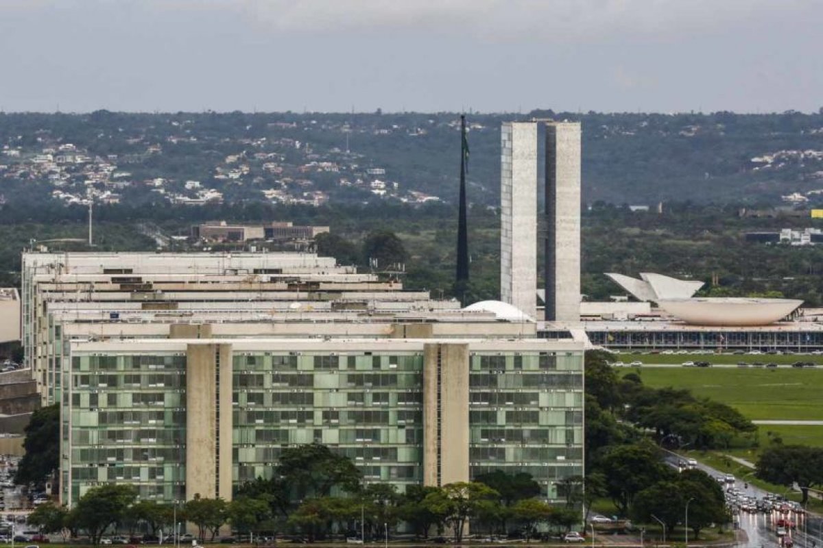Mais de 90 mil funcionários da União poderão se aposentar nos próximos 5 anos