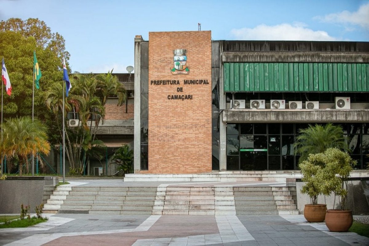 Prefeitura de Camaçari gasta mais de R$ 100 mil para contratar empresa responsável por dossiê