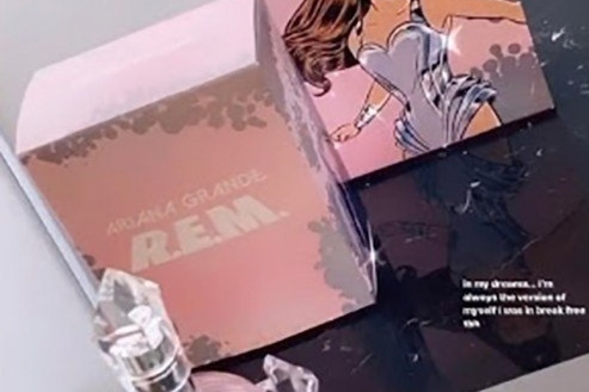 Ariana Grande revela  que lançará uma nova fragrância em breve 