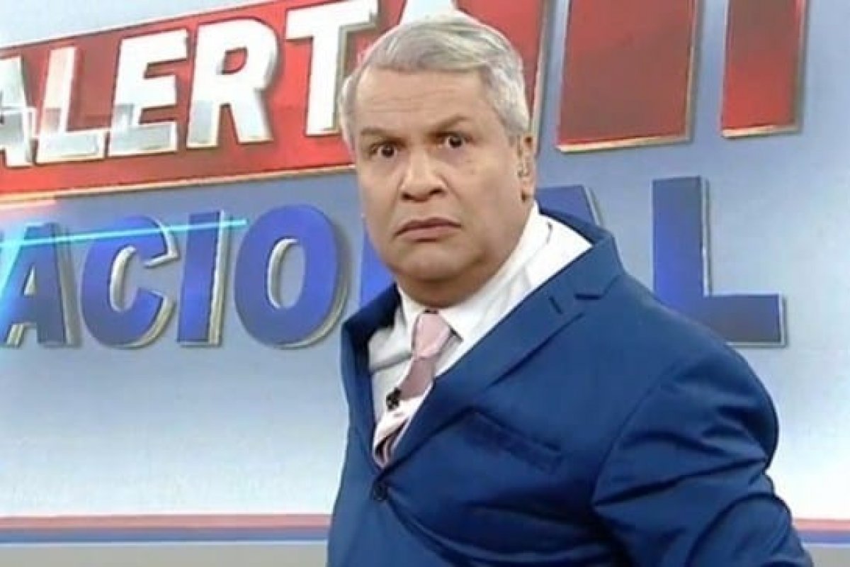 Sikêra Jr. é  condenado a pagar R$ 30 mil à atriz trans ‘crucificada’ na Parada LGBT