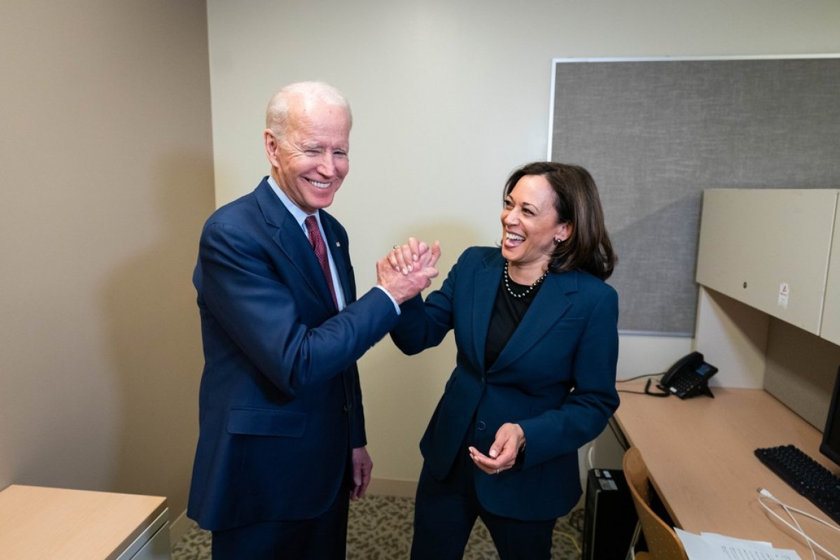 Joe Biden escolhe Kamala Harris como candidata a vice-presidente na sua chapa