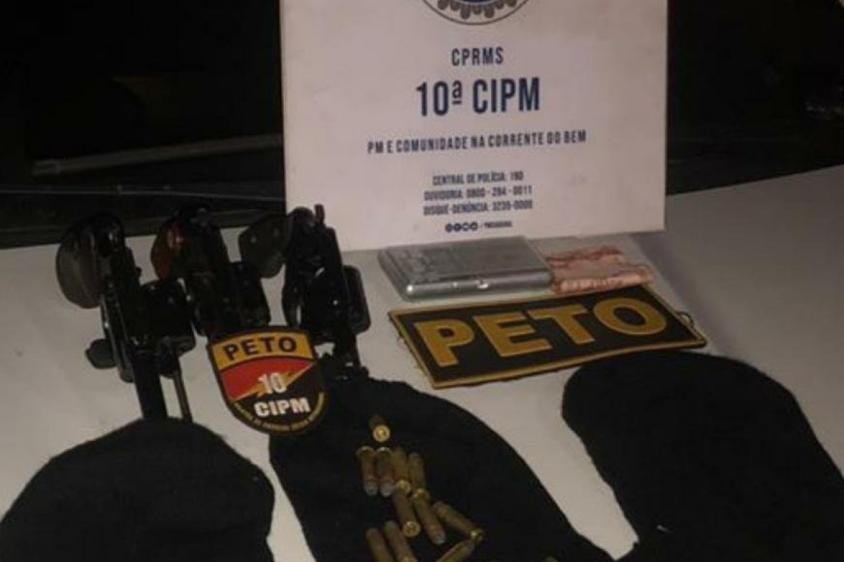 Homem é preso com três armas no Distrito do Passé, em Candeias