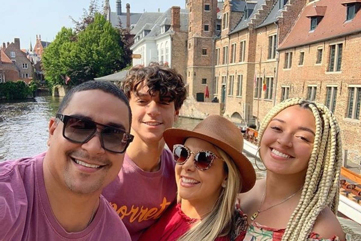 Após curtir a França e a Suíça, Carla Perez aterrissa com a família na Bélgica