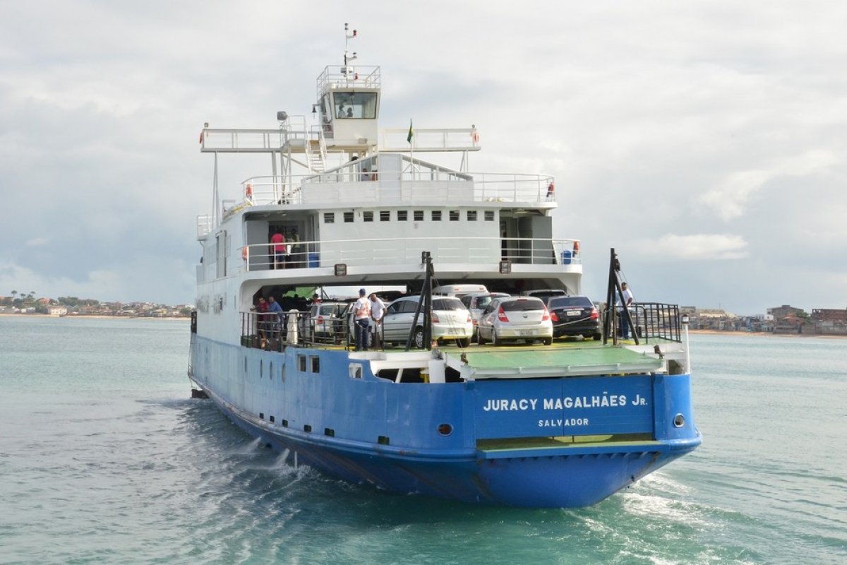 Ferry-boat e lanchas têm novos horários de travessia entre Salvador e a ilha