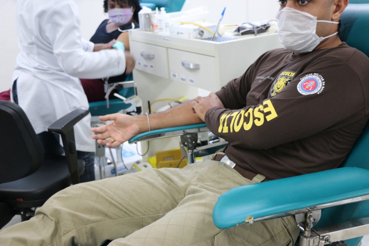 Batalhão de Guardas da PM ajuda no estoque de sangue do Hemoba