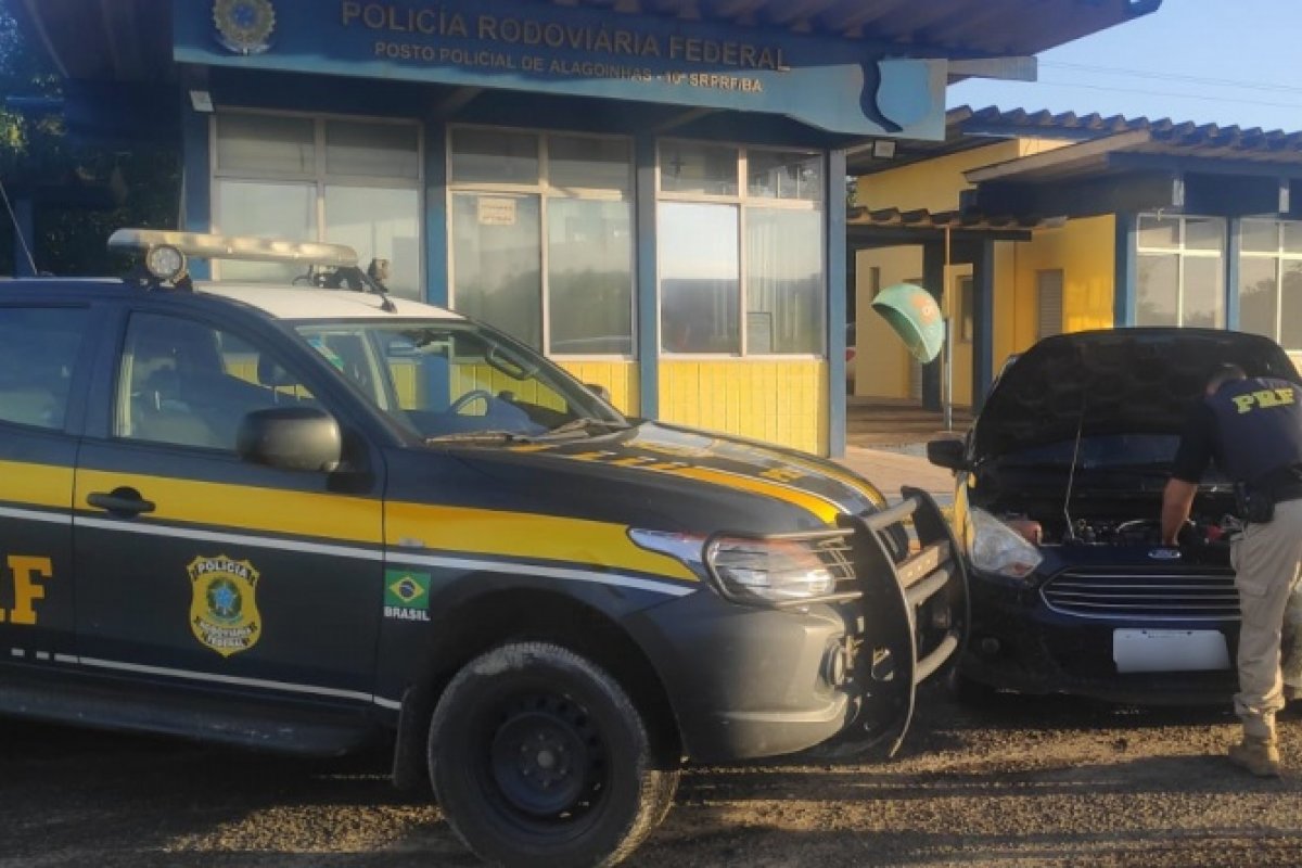 Três homens são presos na BR 101 após transitar com veículo roubado em Salvador