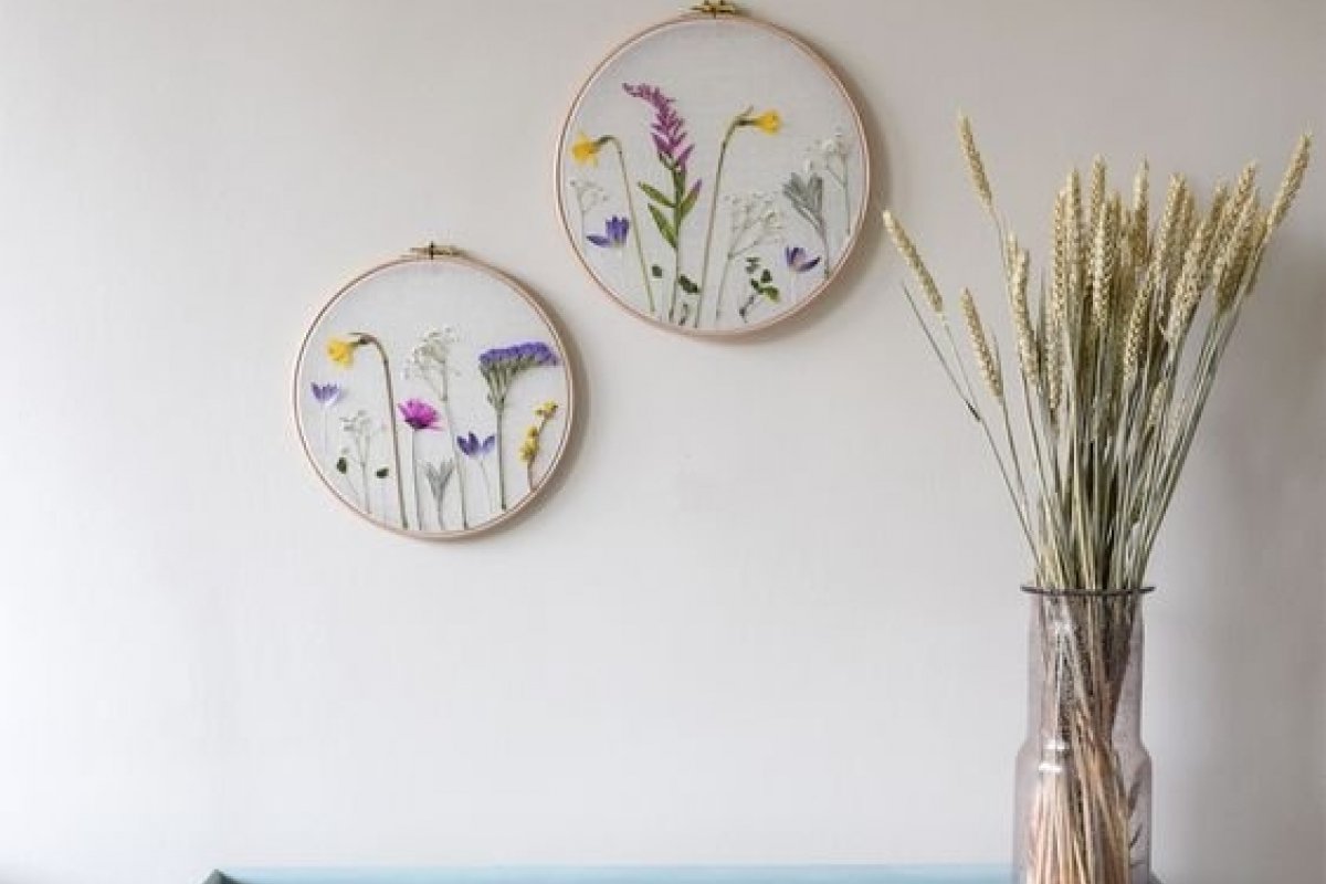 Arte em bordado decora os ambientes