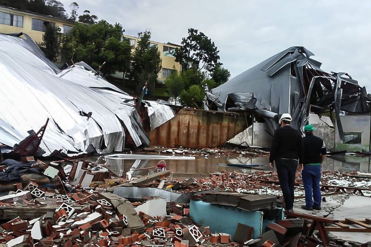 Defesa Civil confirma morte de um jovem após tornado em Santa Catarina