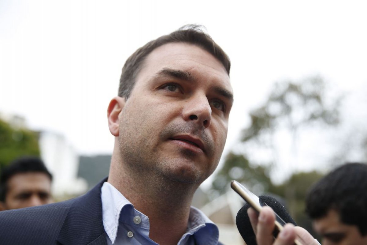  Câmara do MPF decide que inquérito eleitoral de Flávio Bolsonaro deve continuar