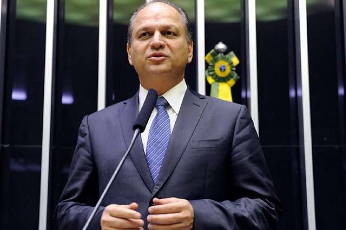 Novo líder do governo na Câmara quer ampliar base de Bolsonaro