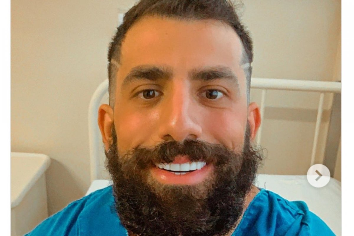 Kaysar Dadour passa por cirurgia no nariz