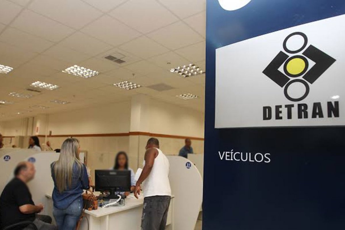 Funcionário do Ciretran é afastado após permitir que policial utilizasse carro apreendido pelo órgão