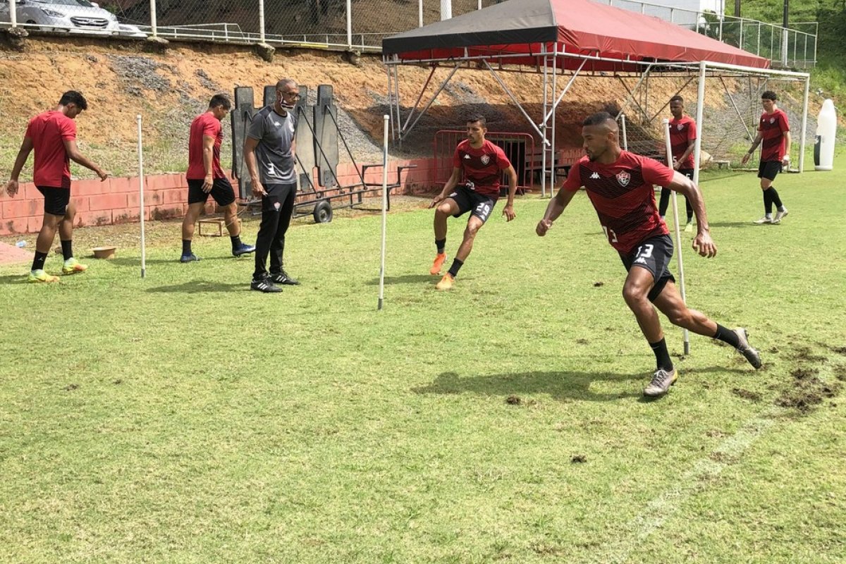 Invicto na Série B, Vitória recebe Náutico no Barradão para manter boa fase
