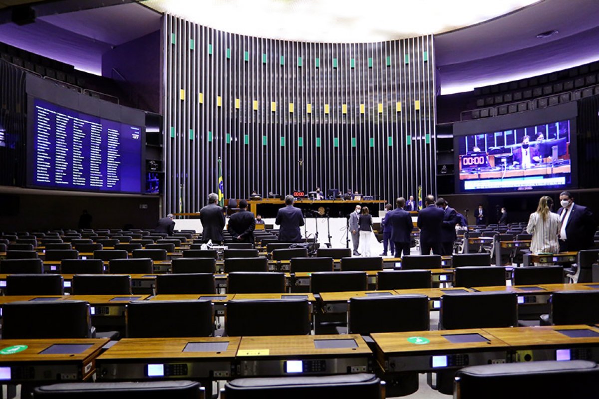 Senado analisa PEC que garante mais recursos federais ao Fundeb
