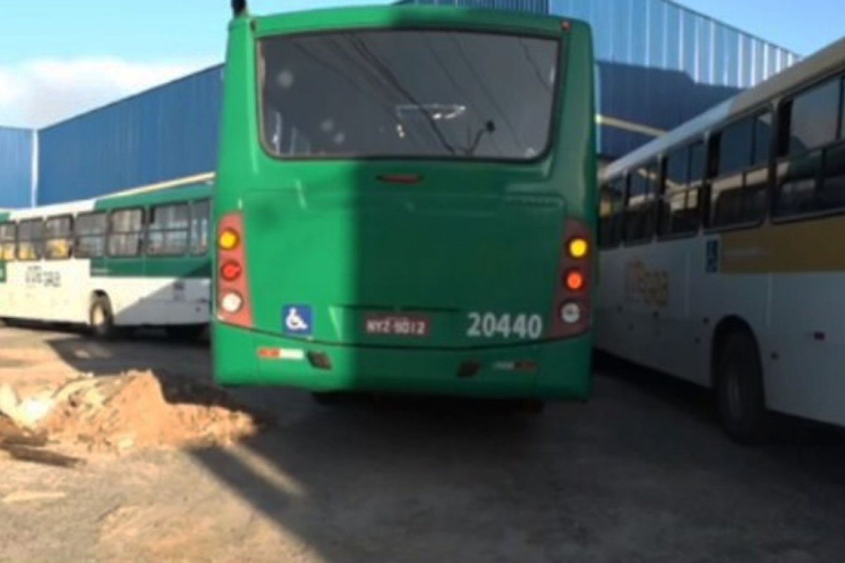 Três ônibus são assaltados em pontos diferentes de Salvador