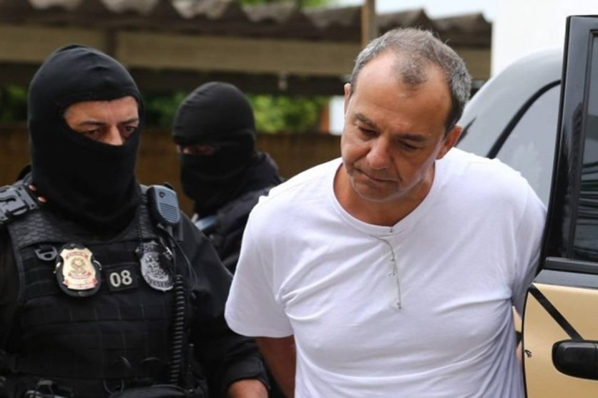Sérgio Cabral diz que Padilha recebeu propina por projetos em favelas do Rio
