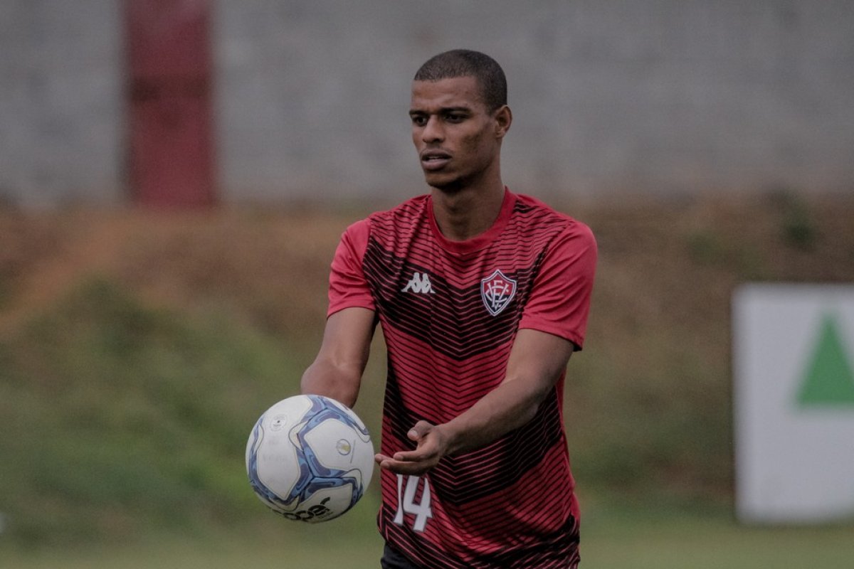 Volante Lucas Cândido tem nome publicado no BID